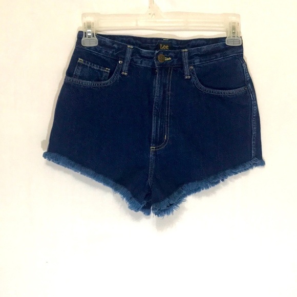 𝅺Lee High Rise Frayed Hem Jean Shorts 28 - Picture 2 of 12